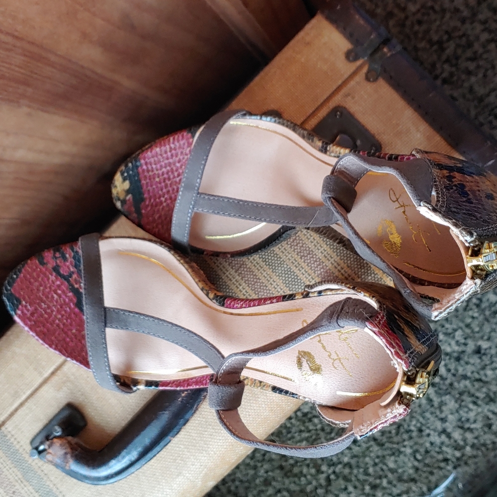 NEW Colin Stuart Python T-Strap Platforms - Picture 7 of 13
